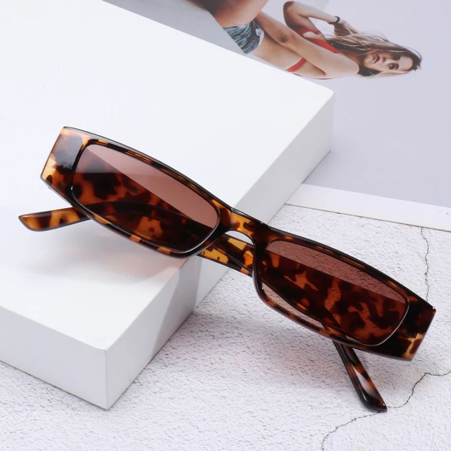 Retro Slim Rectangle Sunglasses for Women – Trendy Vintage Style